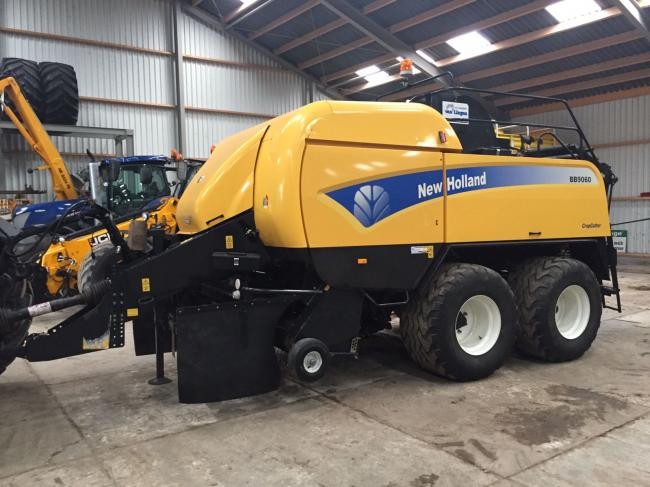 New Holland BB 9060 Pers 1
